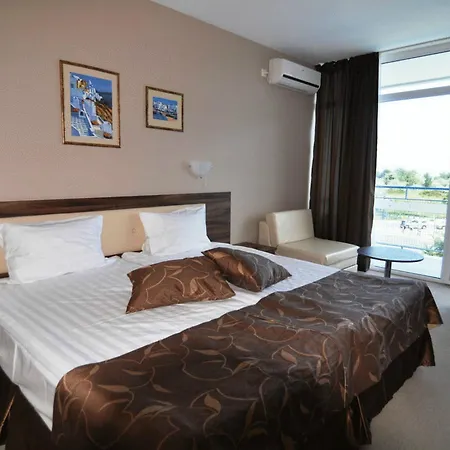 Отель Regata Palace 4*
